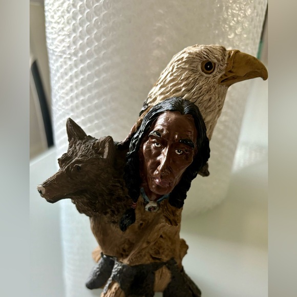 INDIAN TRIBAL MAN/ WOLF/ EAGLE STATUE - Picture 5 of 6